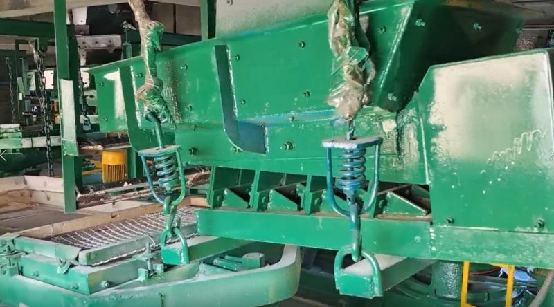 給料機+平面搖擺篩客戶現場